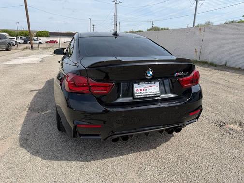 Black Sapphire Metallic 2019 BMW M4 CS