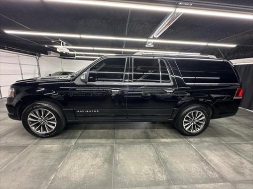2016 Lincoln Navigator Select