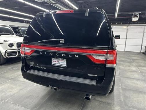 2016 Lincoln Navigator Select