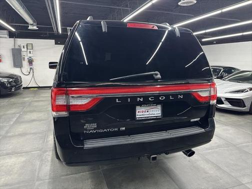 2016 Lincoln Navigator Select