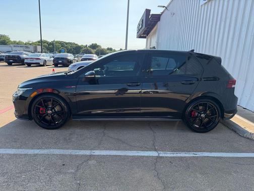 Deep Black Pearl 2024 Volkswagen Golf GTI 1.4T TSI