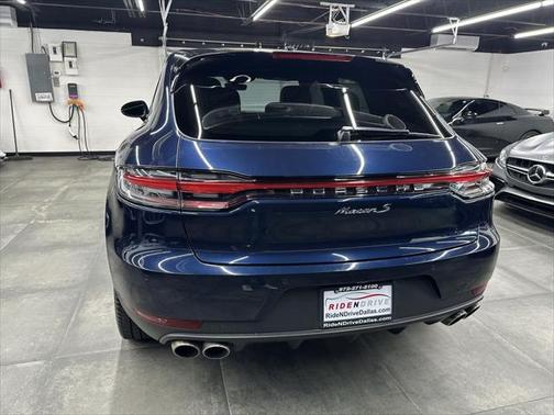 2021 Porsche Macan Base