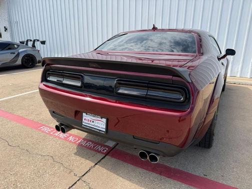 Octane Red Pearlcoat 2022 Dodge Challenger R/T Scat Pack Widebody