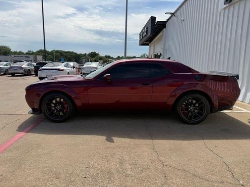 Octane Red Pearlcoat 2022 Dodge Challenger R/T Scat Pack Widebody