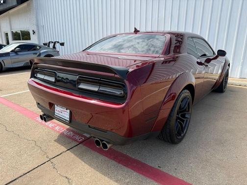 Octane Red Pearlcoat 2022 Dodge Challenger R/T Scat Pack Widebody