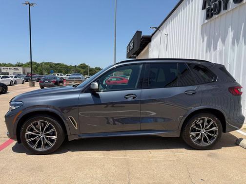 Arctic Grey Metallic 2022 BMW X5 M50i