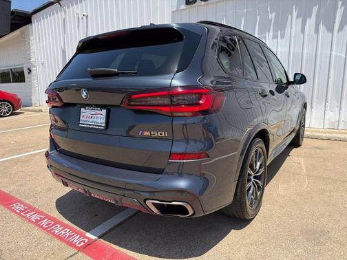 Arctic Grey Metallic 2022 BMW X5 M50i