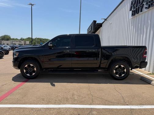 Diamond Black Crystal Pearlcoat 2022 RAM 1500 Rebel