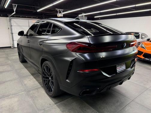 2021 BMW X6 M50i