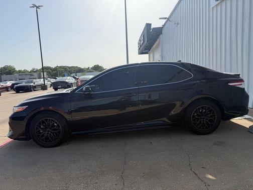 Midnight Black Metallic 2020 Toyota Camry XSE