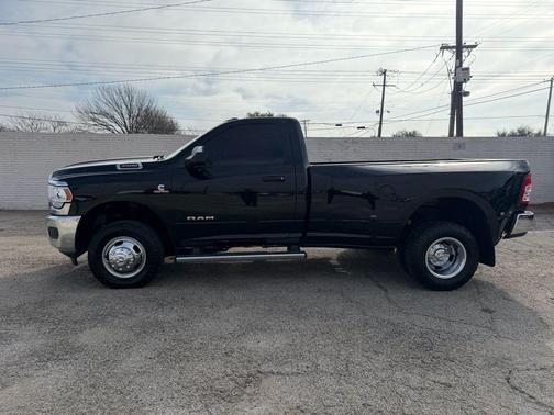 2022 RAM 3500 Tradesman Regular Cab 4x4 8' Box