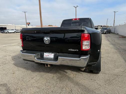 2022 RAM 3500 Tradesman Regular Cab 4x4 8' Box