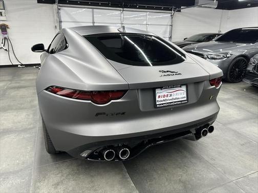 2019 Jaguar F-TYPE R