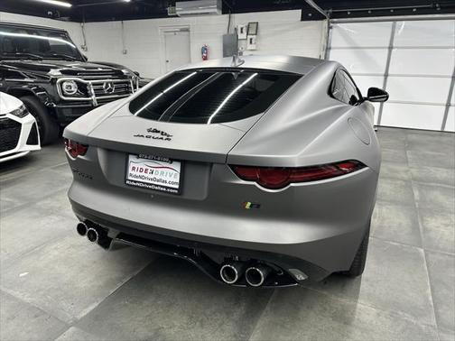 2019 Jaguar F-TYPE R