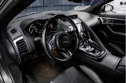2019 Jaguar F-TYPE R