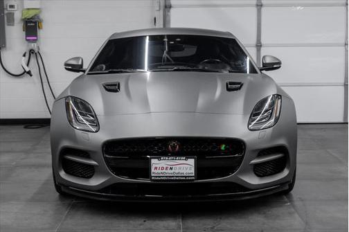 2019 Jaguar F-TYPE R