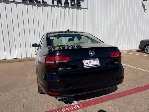 Black 2017 Volkswagen Jetta 1.4T SE