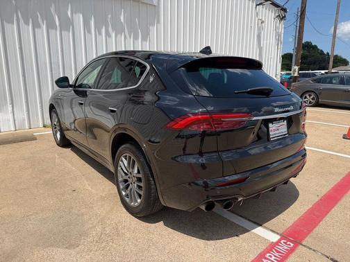 Nero Tempesta Metallic 2023 Maserati Grecale GT