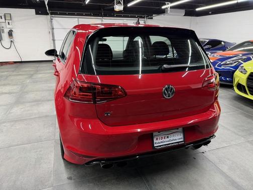 2017 Volkswagen Golf R 2.0T Manual