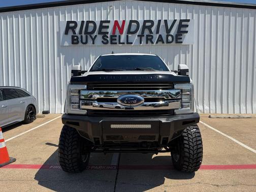 White Platinum Metallic Tri-Coat 2019 Ford F-250 King Ranch