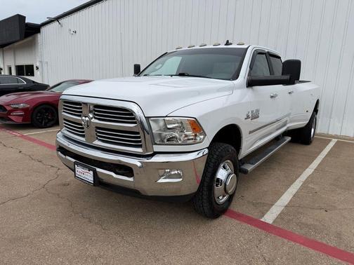 Bright White Clearcoat 2018 RAM 3500 Big Horn Crew Cab 4x4 8' Box