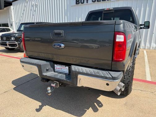 Magnetic Metallic 2016 Ford F-350 Lariat