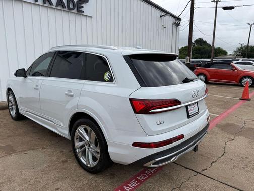 Glacier White Metallic 2021 Audi Q7 55 Prestige