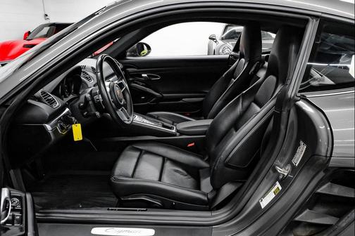 2022 Porsche 718 Cayman T