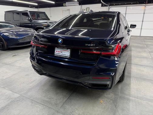 2021 BMW 740 740i