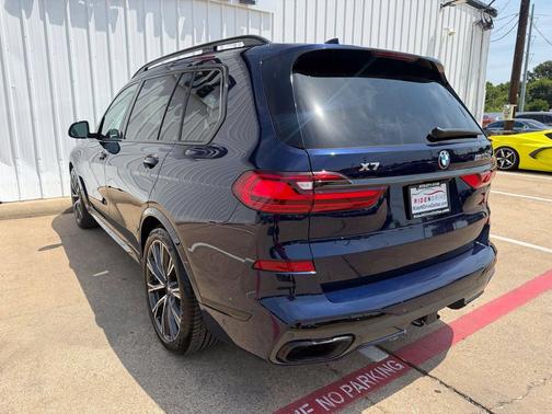 Tanzanite Blue II Metallic 2022 BMW X7 M50i