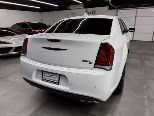 2021 Chrysler 300 S