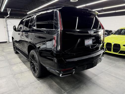 2022 Cadillac Escalade Premium Luxury