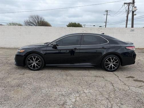 2021 Toyota Camry SE