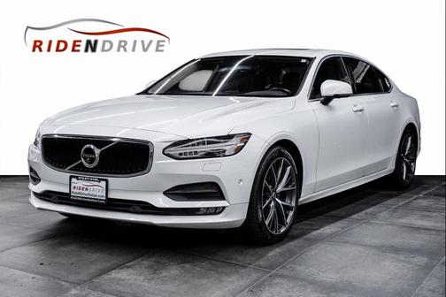 2019 Volvo S90 T6 Momentum