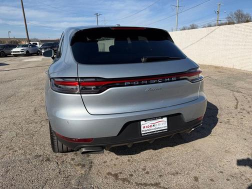 2020 Porsche Macan Base