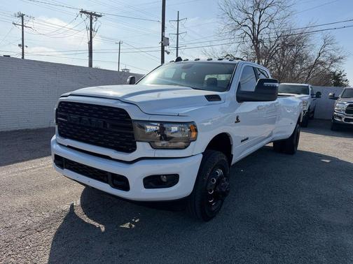2023 RAM 3500 Big Horn Crew Cab 4x4 8' Box
