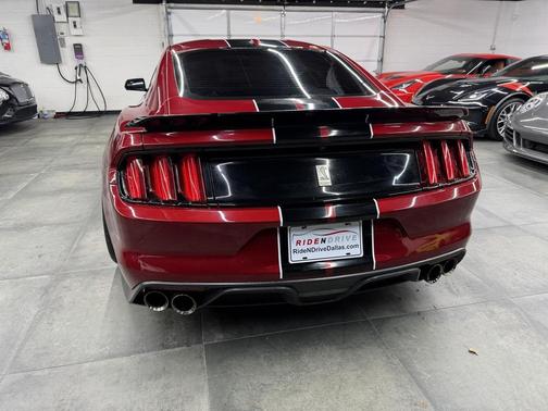 2017 Ford Shelby GT350 Base