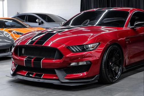 2017 Ford Shelby GT350 Base
