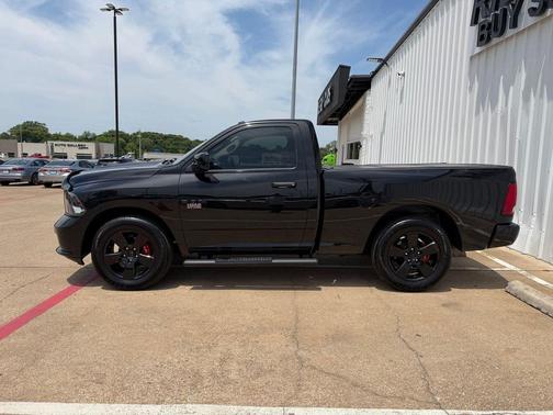 Brilliant Black Crystal Pearlcoat 2019 RAM 1500 Express