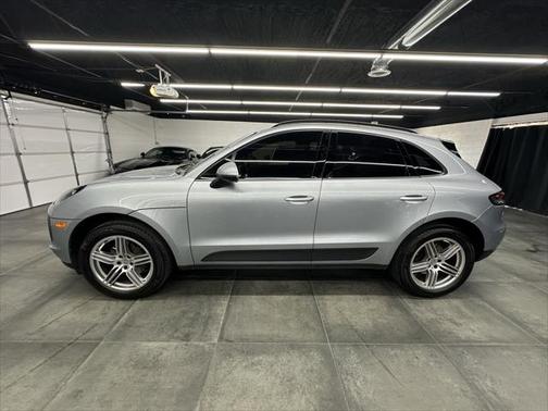 2021 Porsche Macan Base