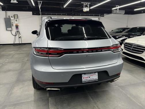 2021 Porsche Macan Base