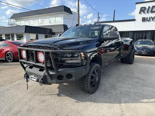 2022 RAM 3500 Limited Crew Cab 4x4 8' Box