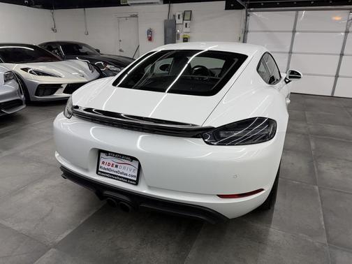 2018 Porsche 718 Cayman GTS