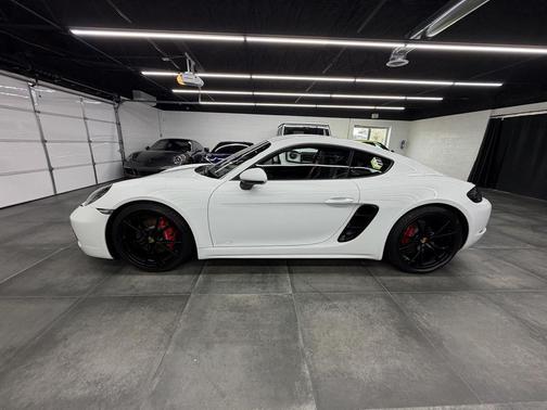 2018 Porsche 718 Cayman GTS