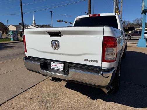 Bright White Clearcoat 2022 RAM 2500 Tradesman Crew Cab 4x4 6'4' Box