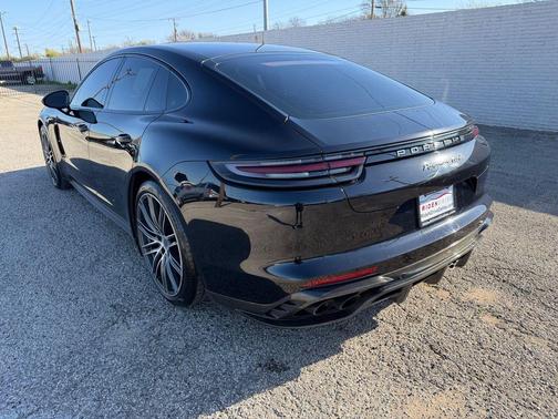 2017 Porsche Panamera Turbo