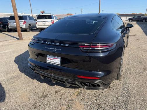 2017 Porsche Panamera Turbo