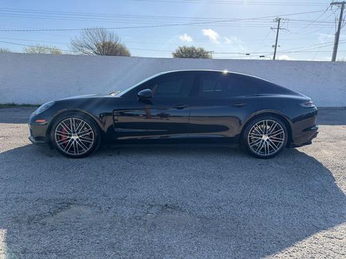 2017 Porsche Panamera Turbo