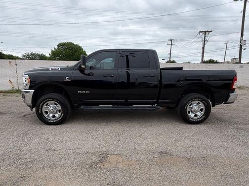 Diamond Black Crystal Pearlcoat 2020 RAM 2500 Tradesman Crew Cab 4x4 6'4' Box