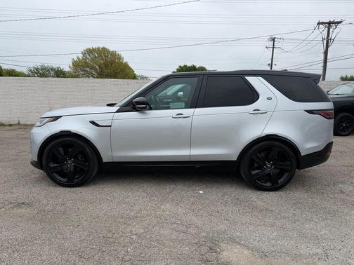 Hakuba Silver Metallic 2024 Land Rover Discovery P360 Metropolitan Edition